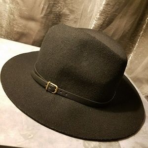 Stylish Banana  Repulic WOOL Hat